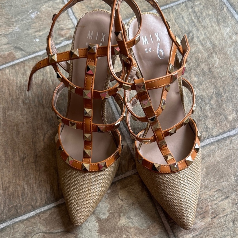 Mix No. 6 Tan and Gold Strappy Heels - Picture 10 of 10